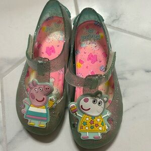 Peppa Pig Green Dress Shoes with Cartoon Charm